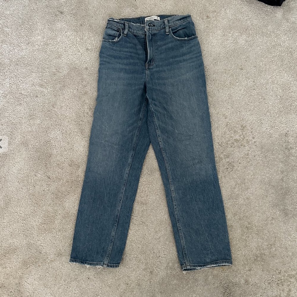 Abercrombie Curve Love Ultra High Rise 90s Straight Jean